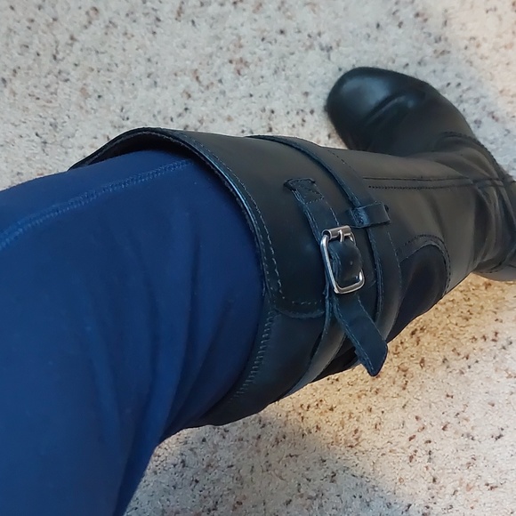 Tall black Clarks boots with flexible calf - Picture 9 of 10